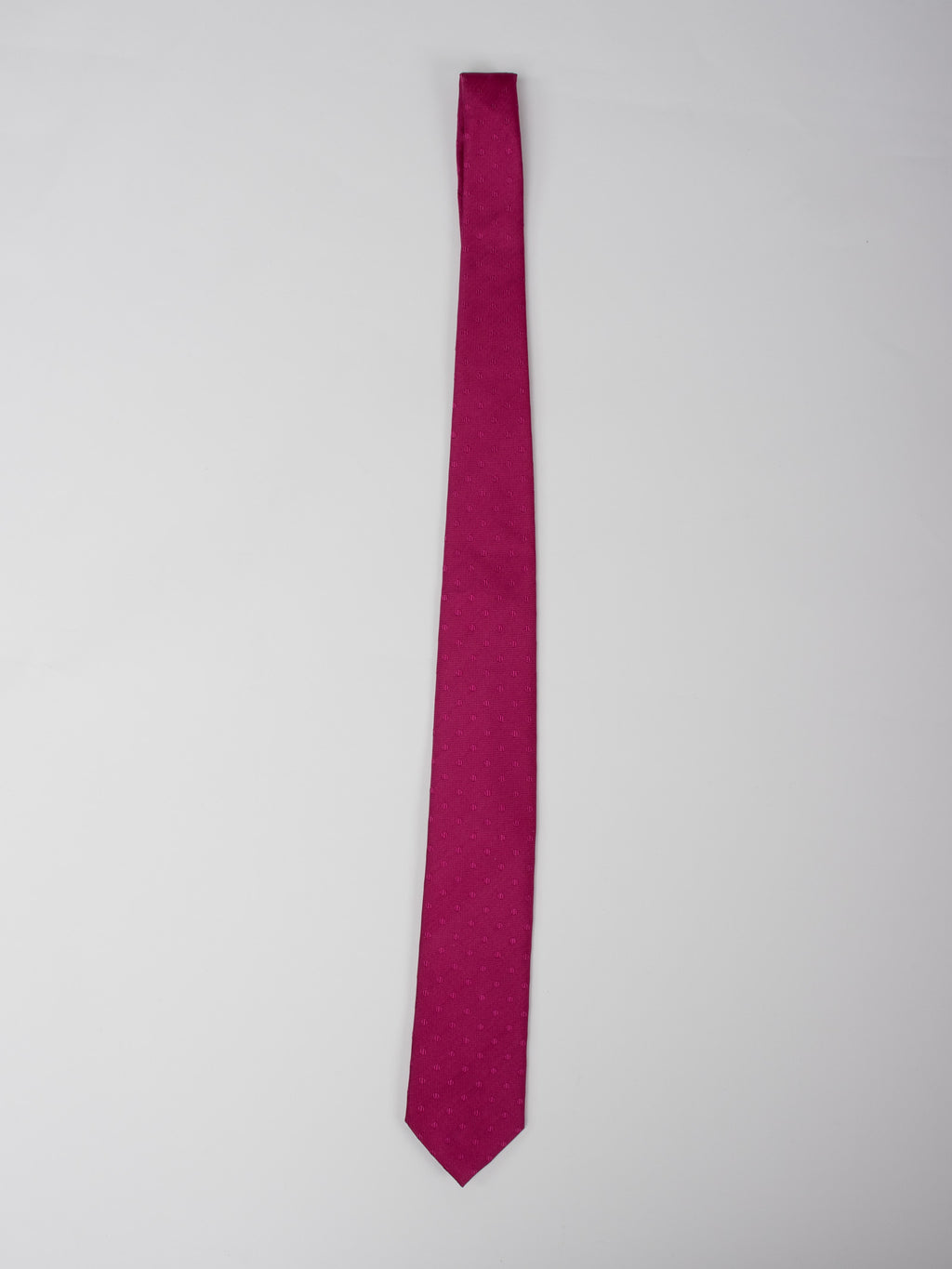 Structured silk tie