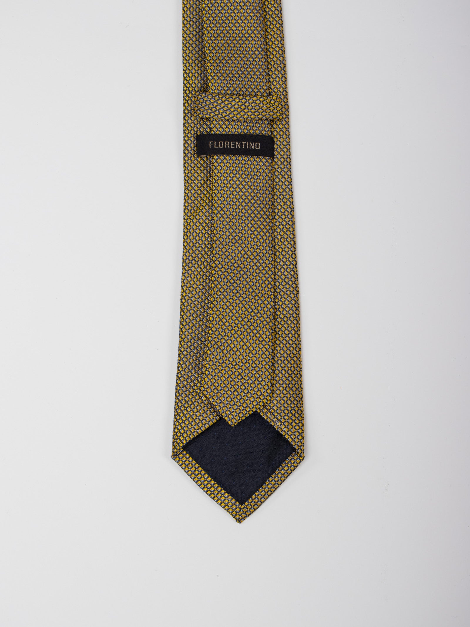 Structured silk tie