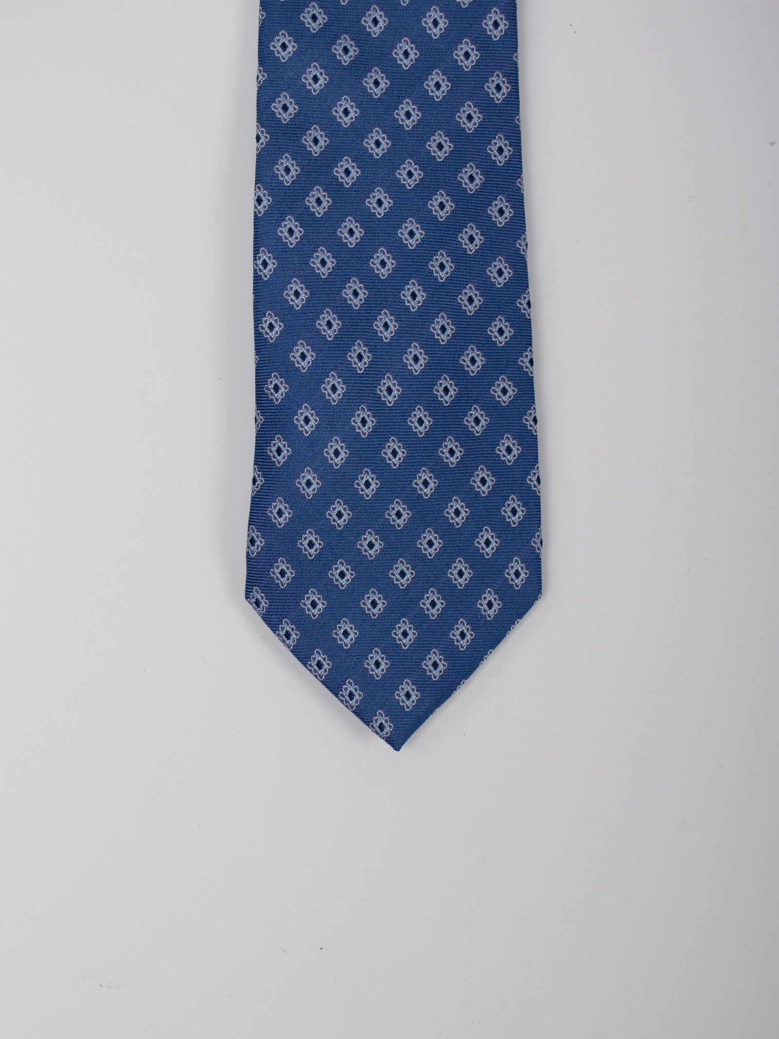 Silk geometric tie