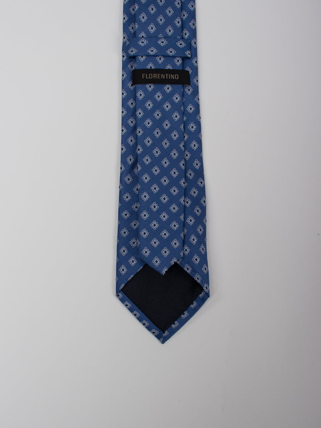 Silk geometric tie