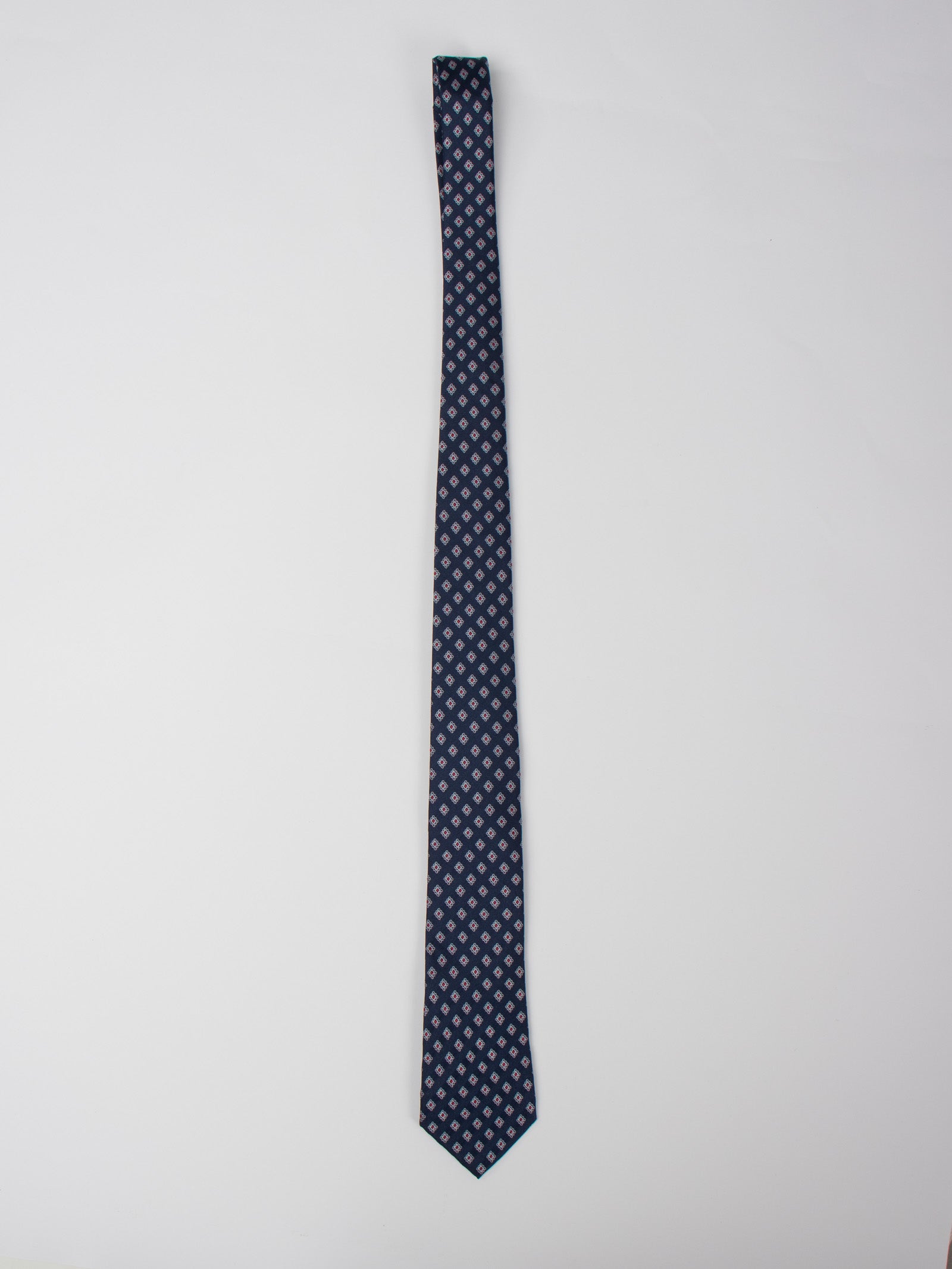 Silk geometric tie