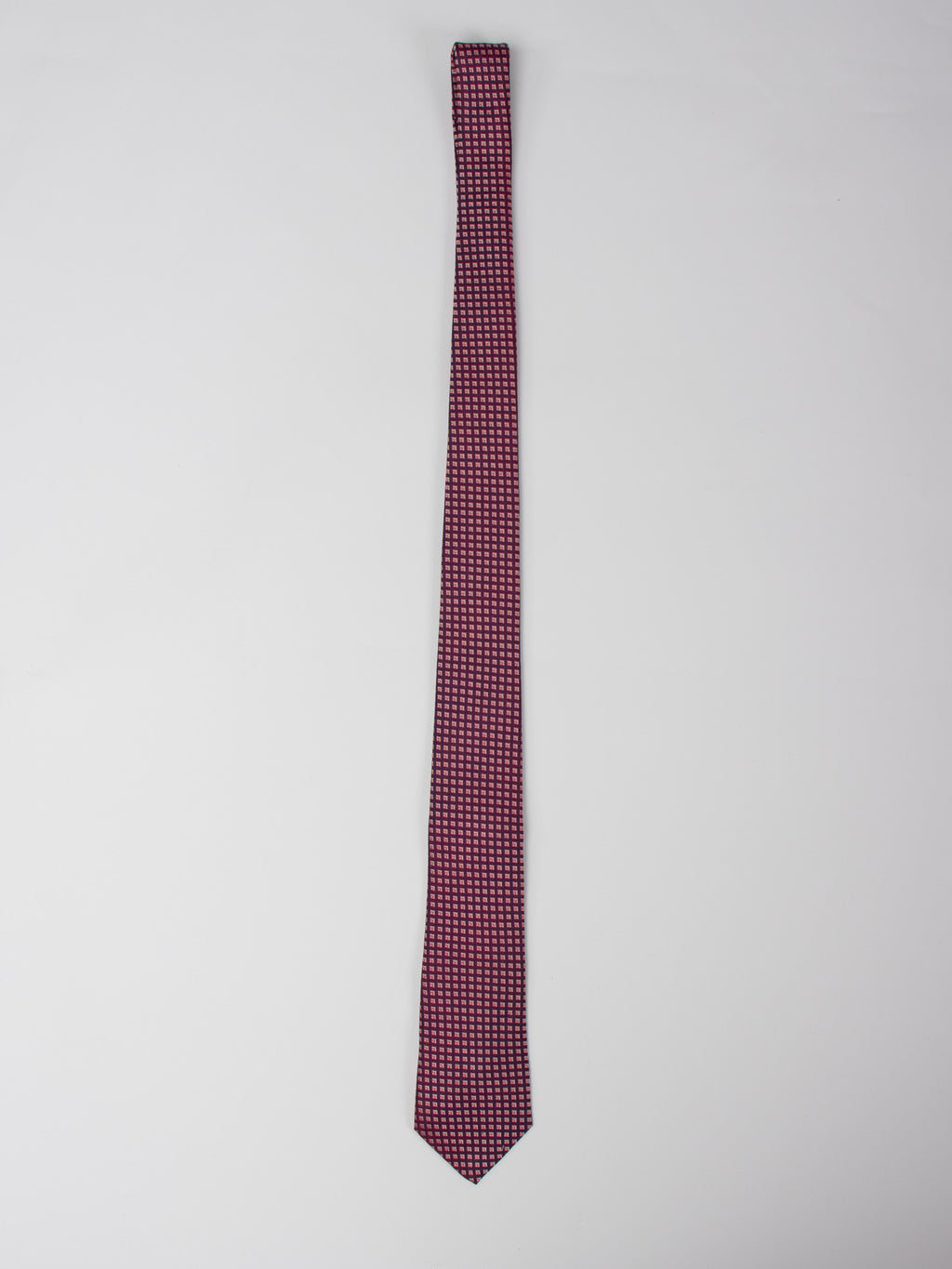 Silk geometric tie