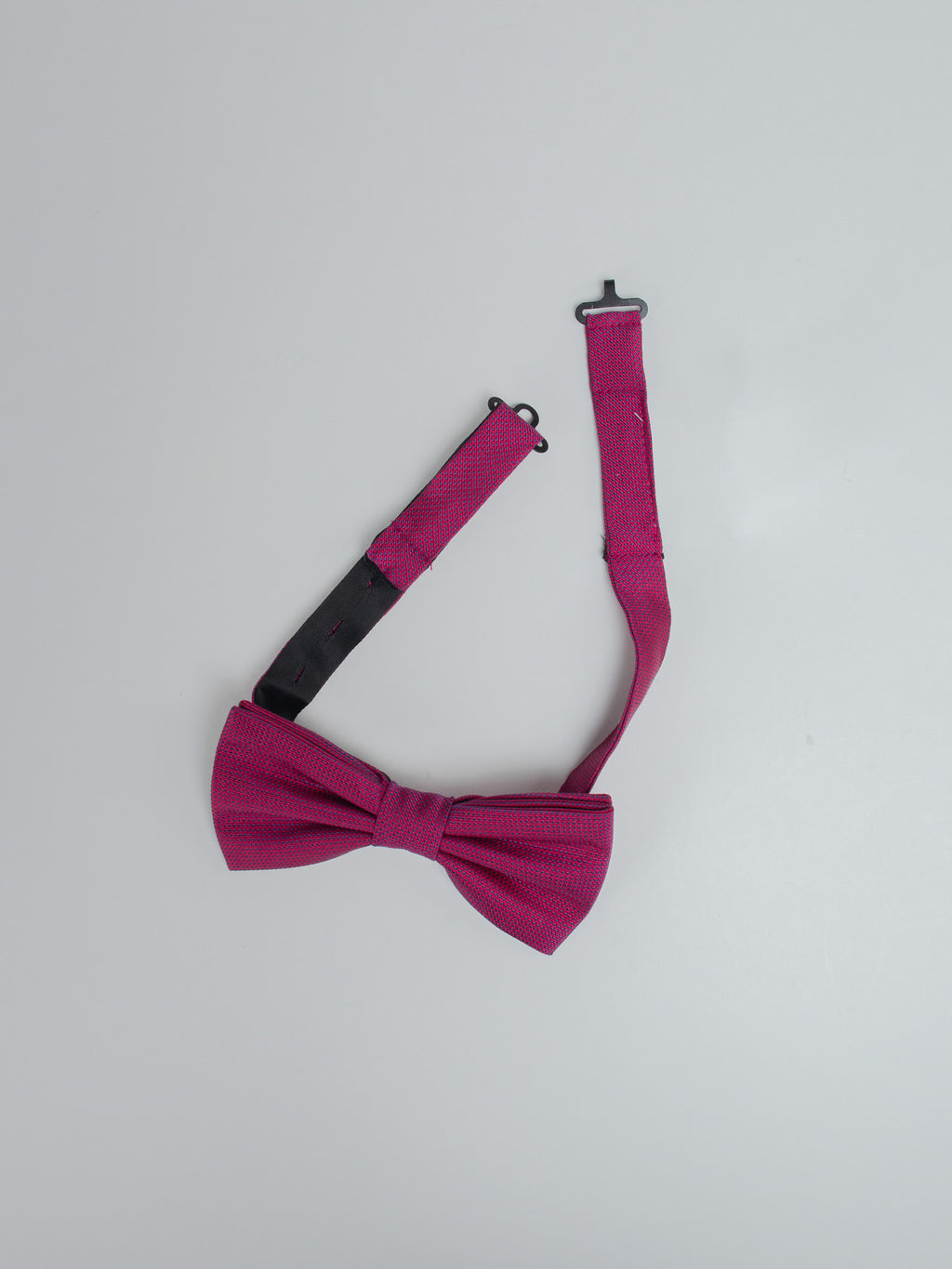 Silk bow tie with micro-pattern