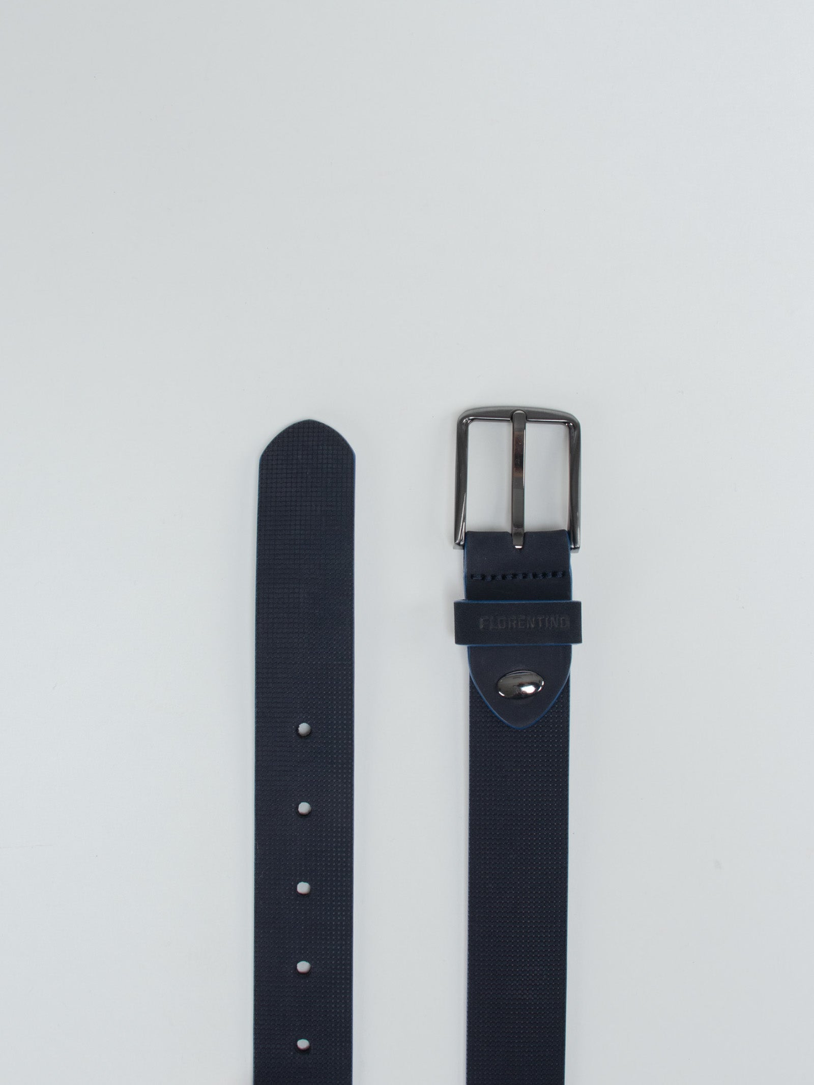 Textured belt contrast detail