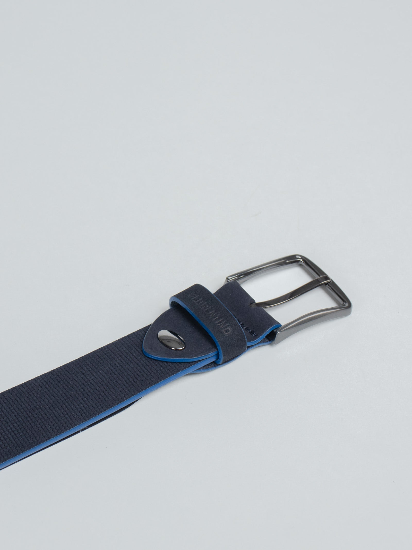 Textured belt contrast detail