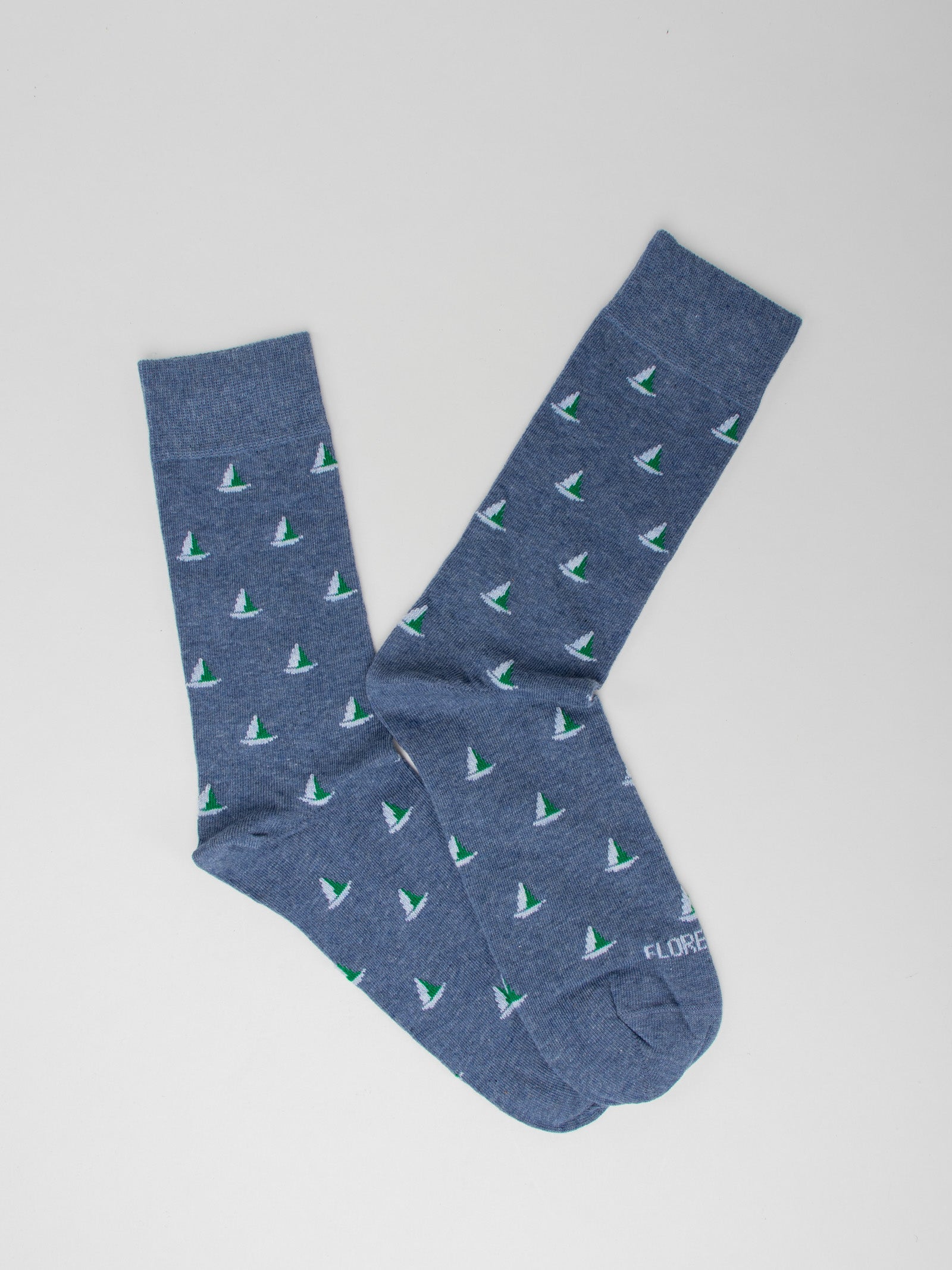 Socks with sailboats design