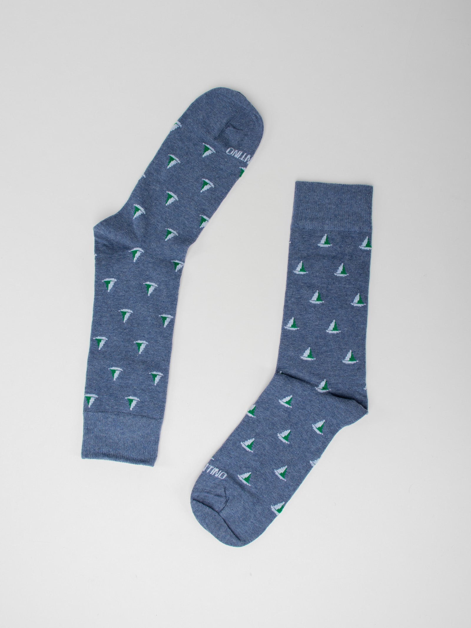 Socks with sailboats design