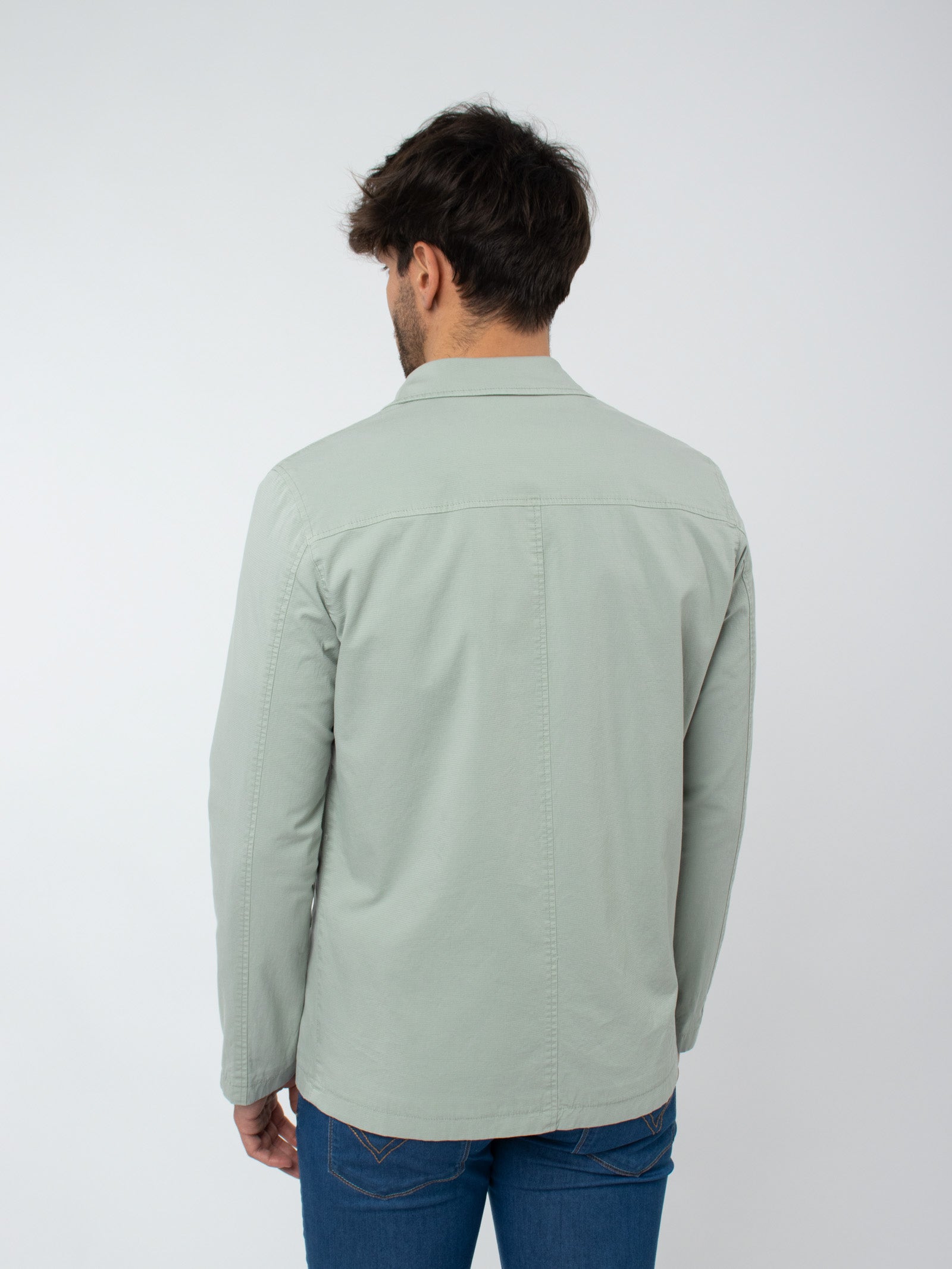 Sobrecamisa detalle bolsillos