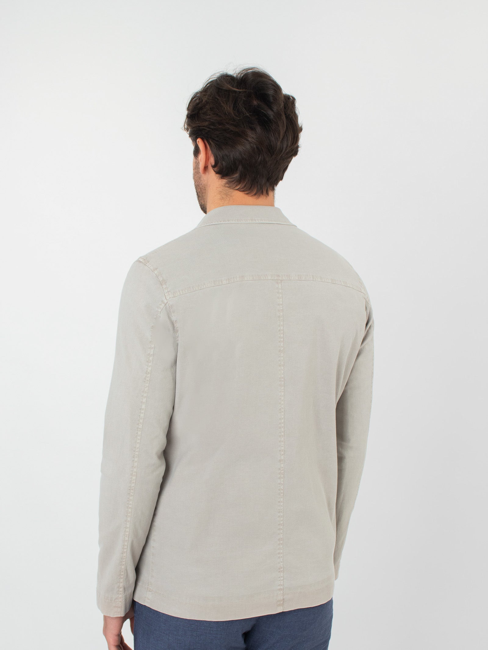 Strutured jacket with multi-pocket