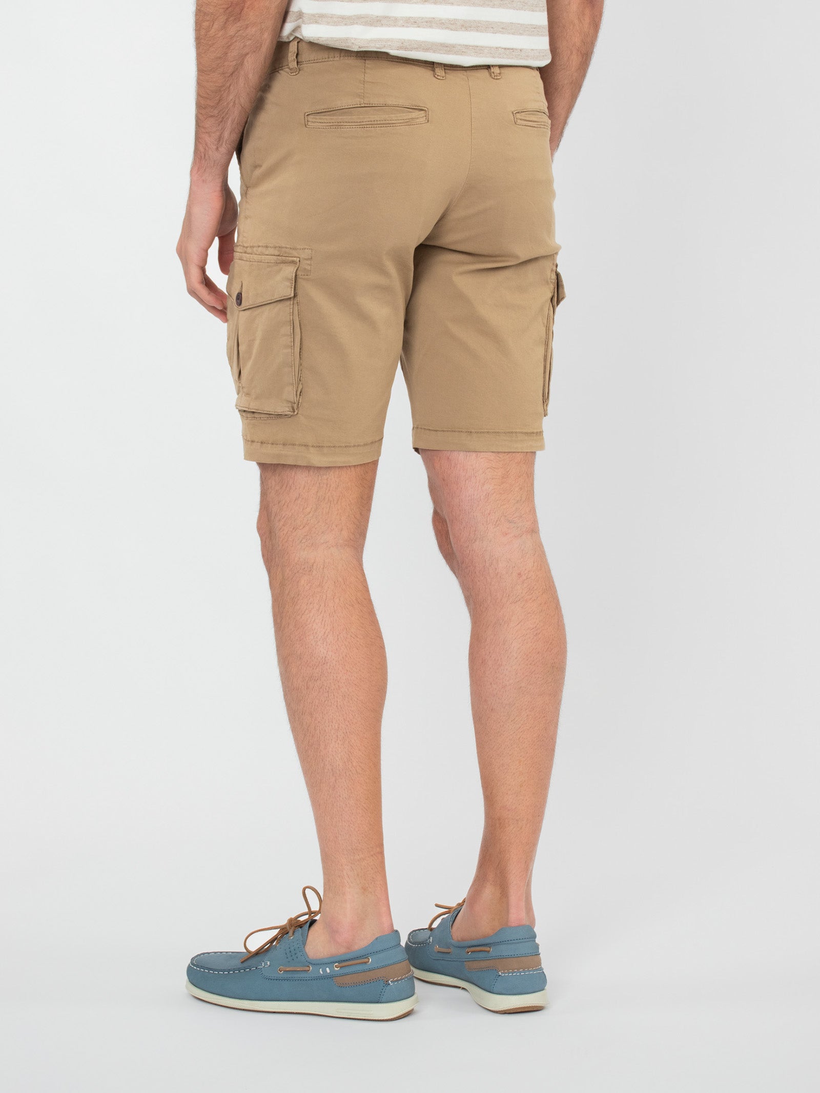 Regular fit cargo shorts