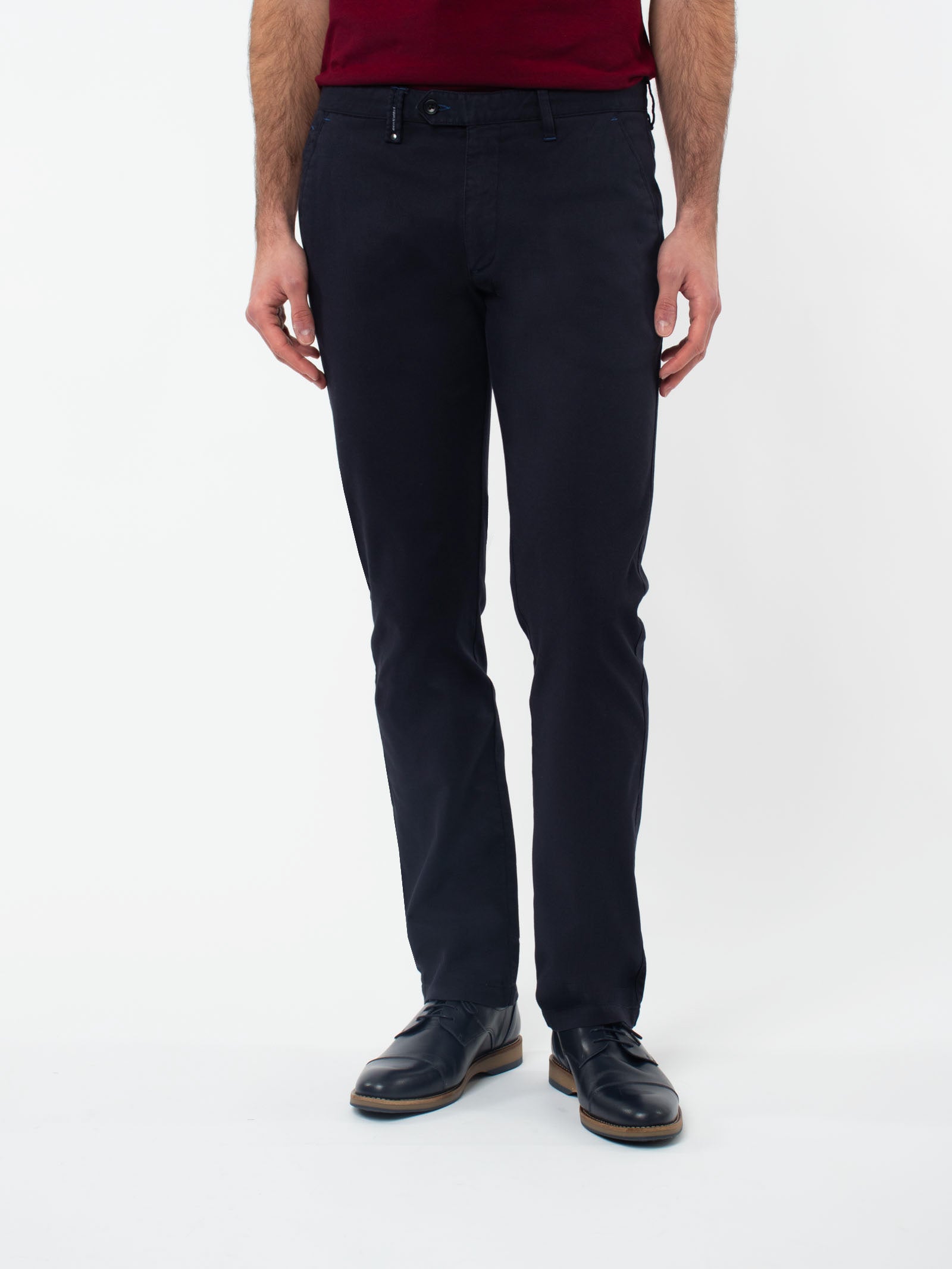 Microstructured chino trousers