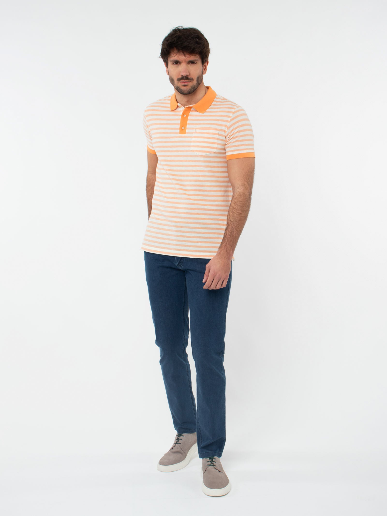 Slim fit jeans with bleach wash