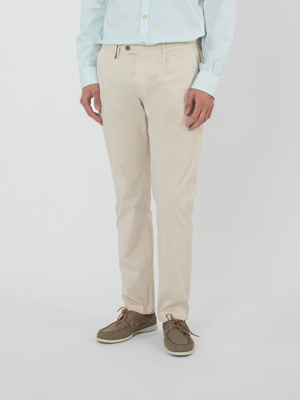 Slim fit chino trousers with pleat