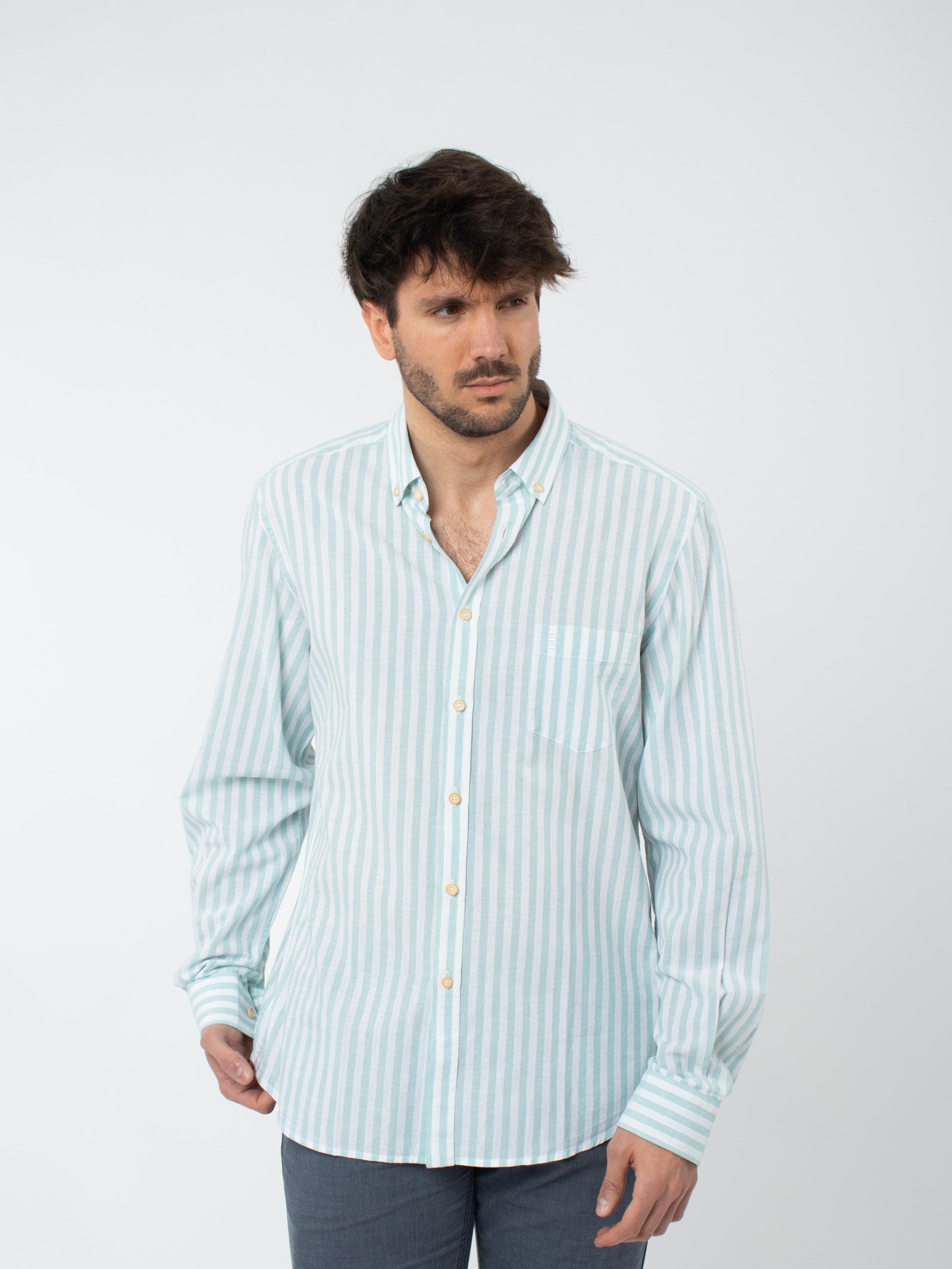 Slim fit striped shirt
