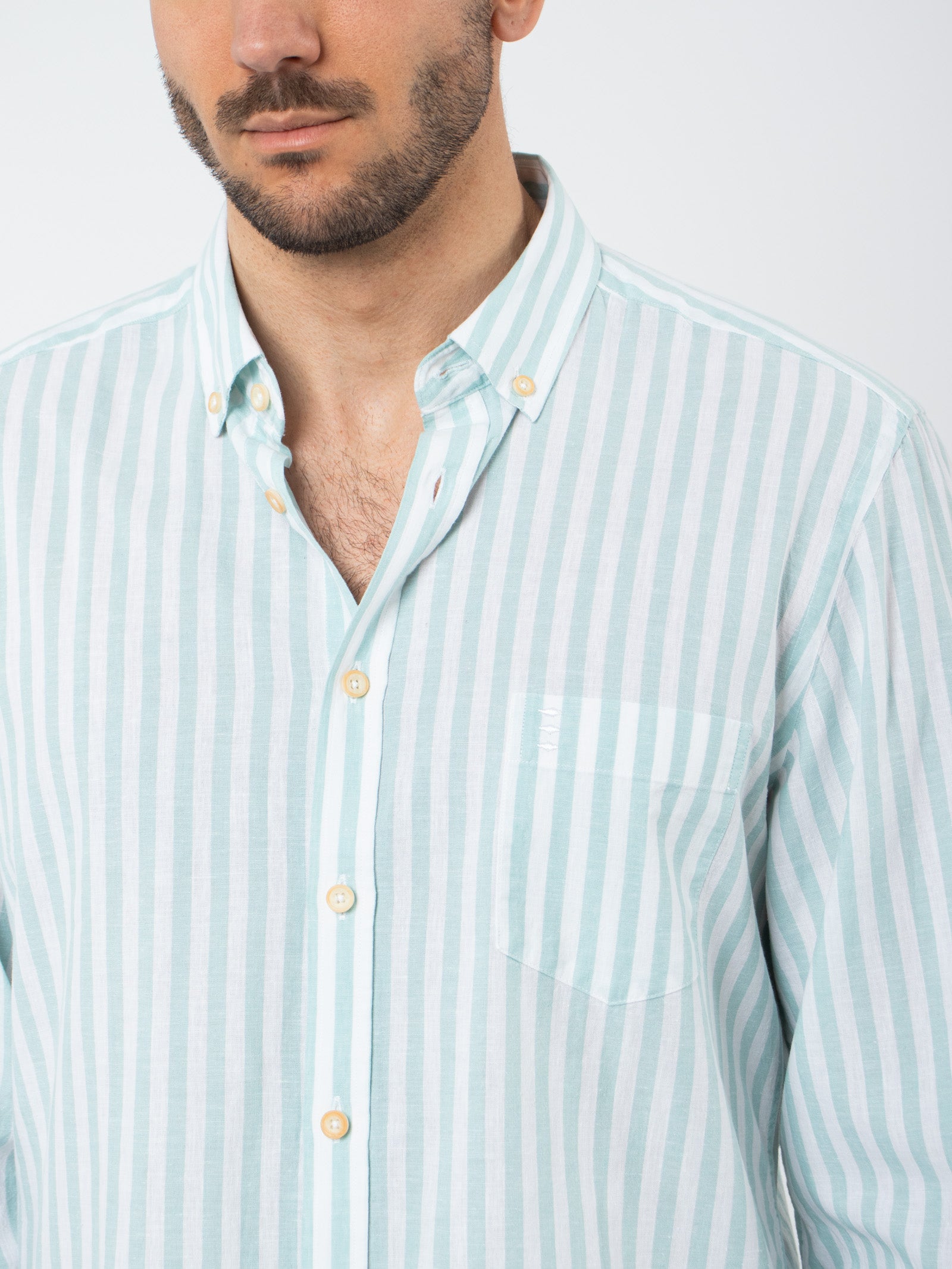 Slim fit striped shirt
