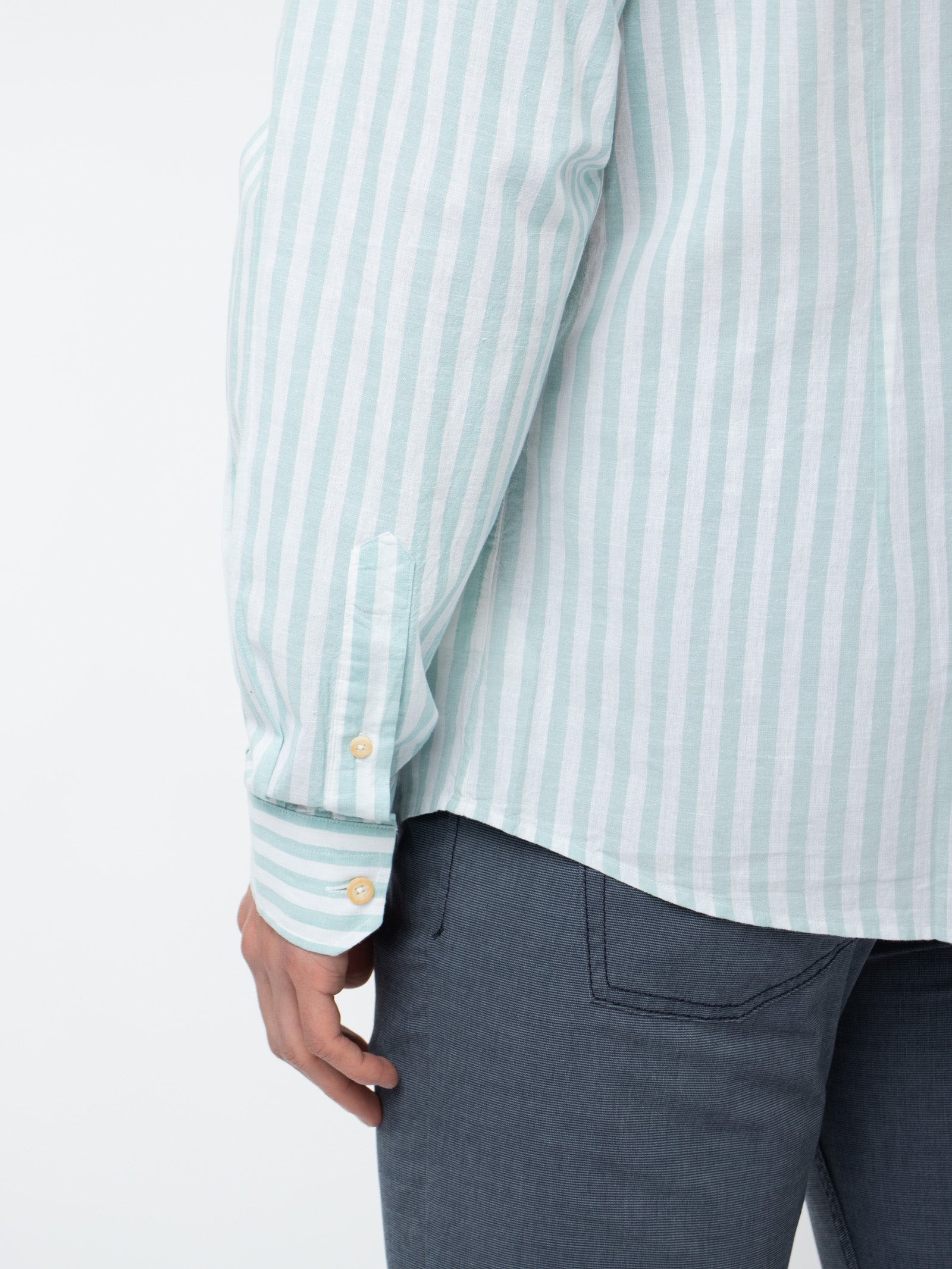 Slim fit striped shirt