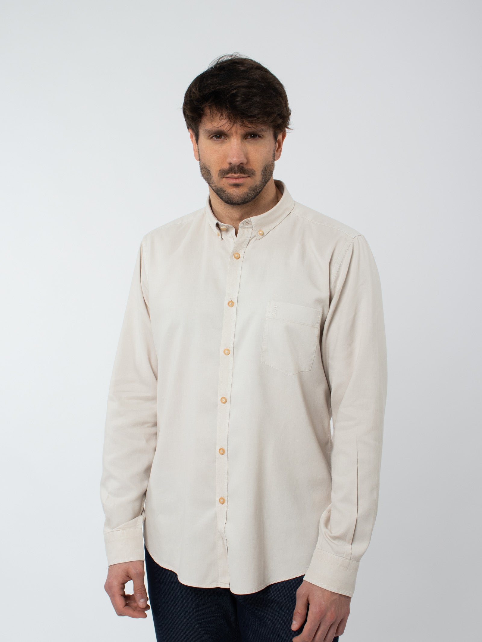 Slim fit dyed shirt