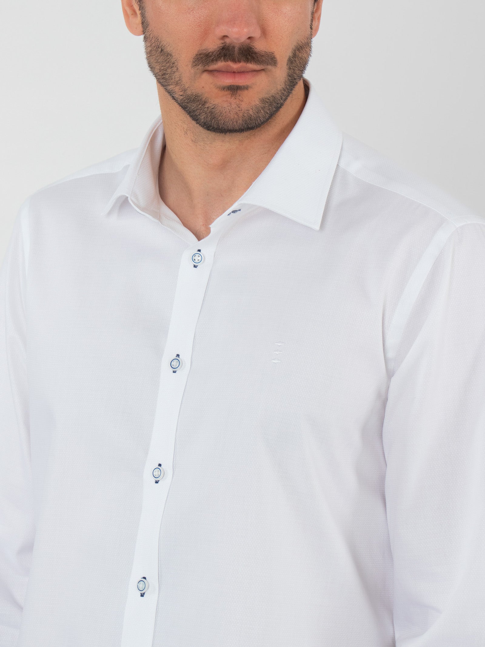 Contrast detail slim fit shirt