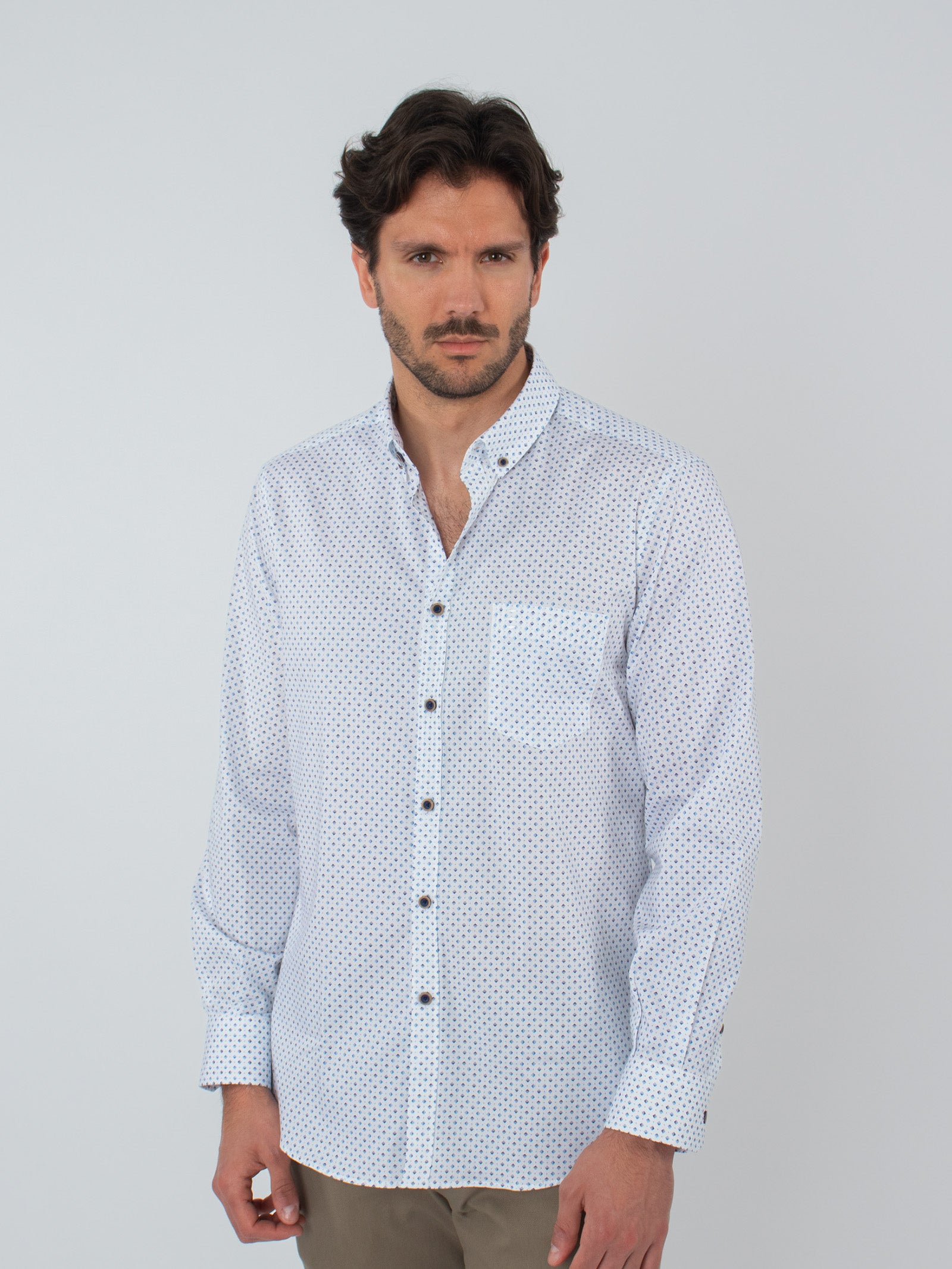 Slim fit patterned shirt with pocket