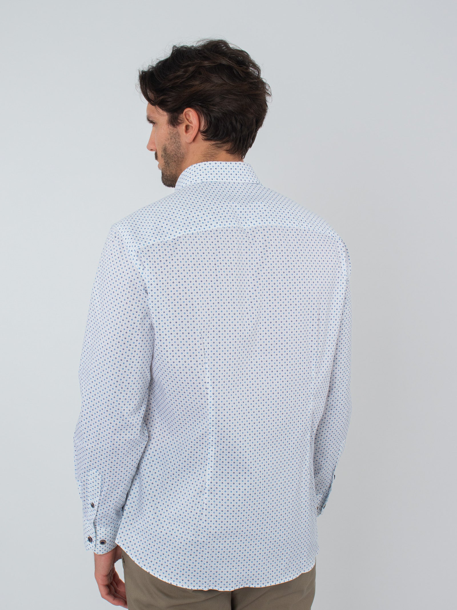 Slim fit patterned shirt with pocket
