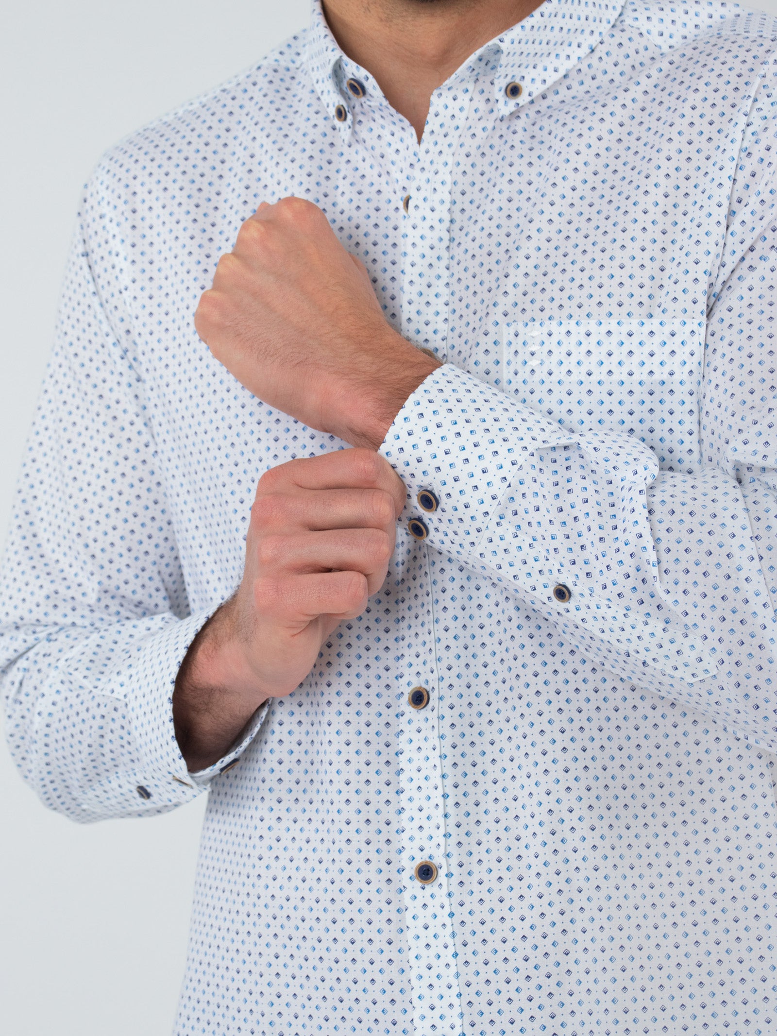 Slim fit patterned shirt with pocket