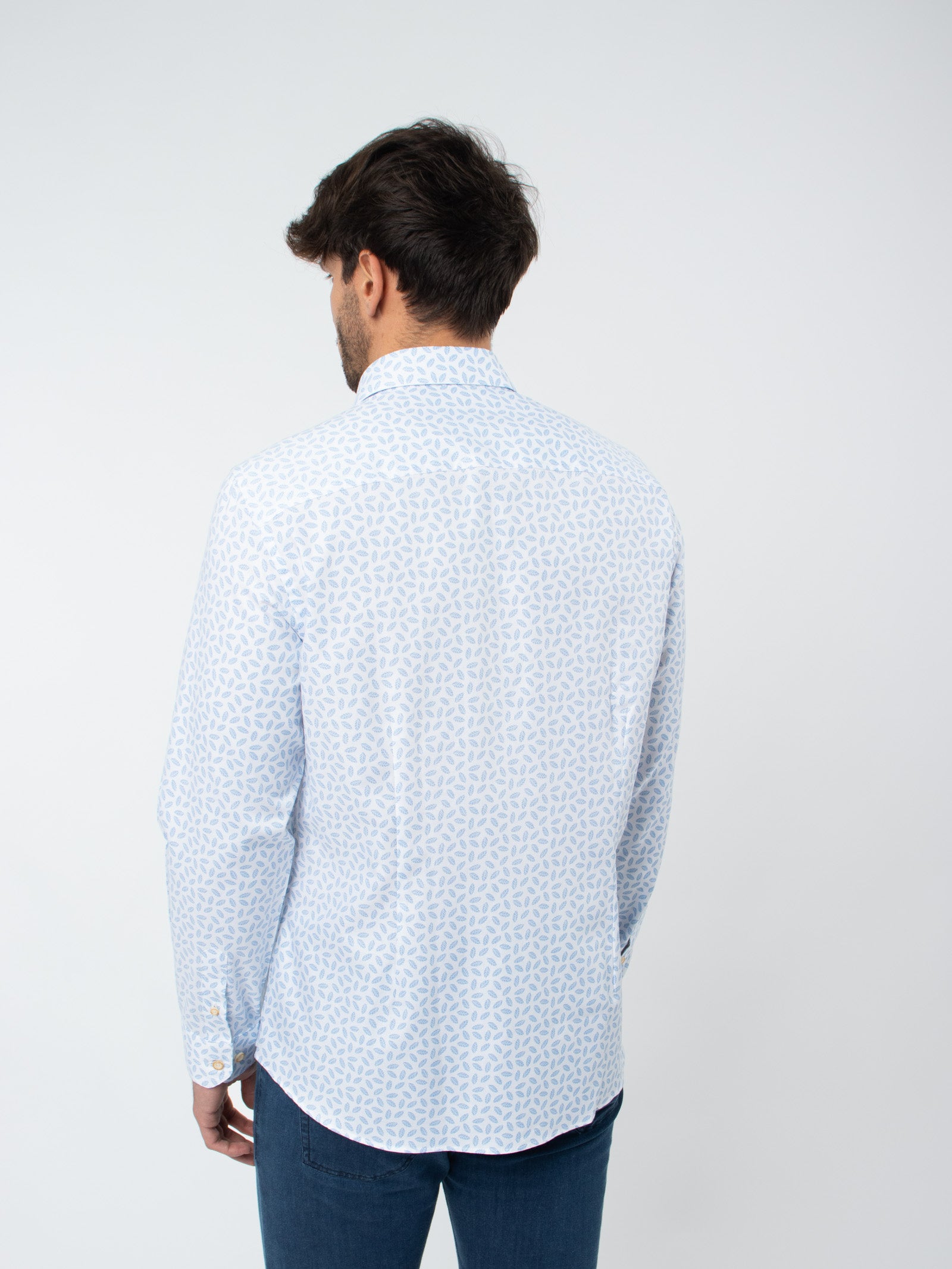 Regular fit shirt with leaves print