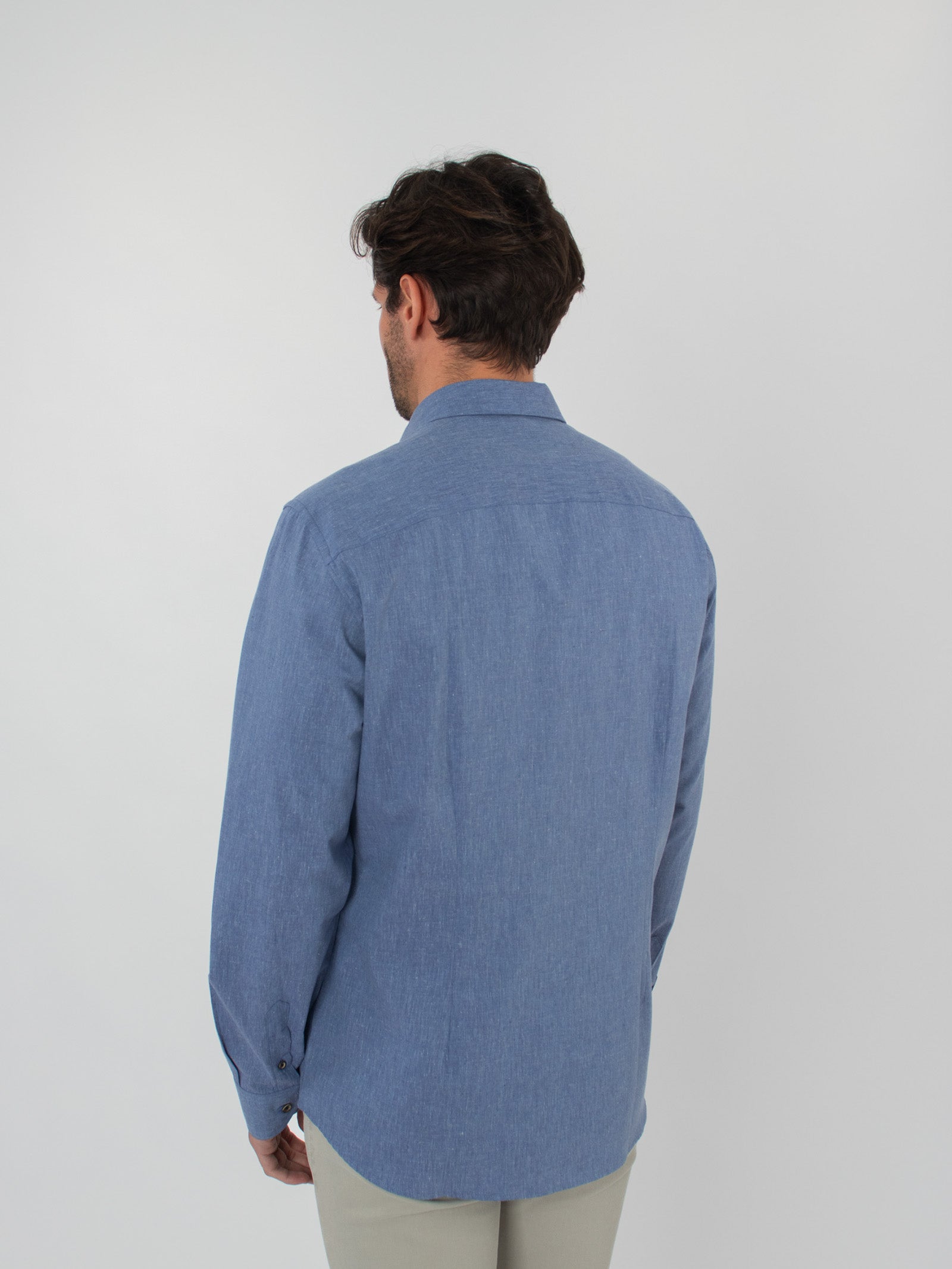 Regular fit shirt with details