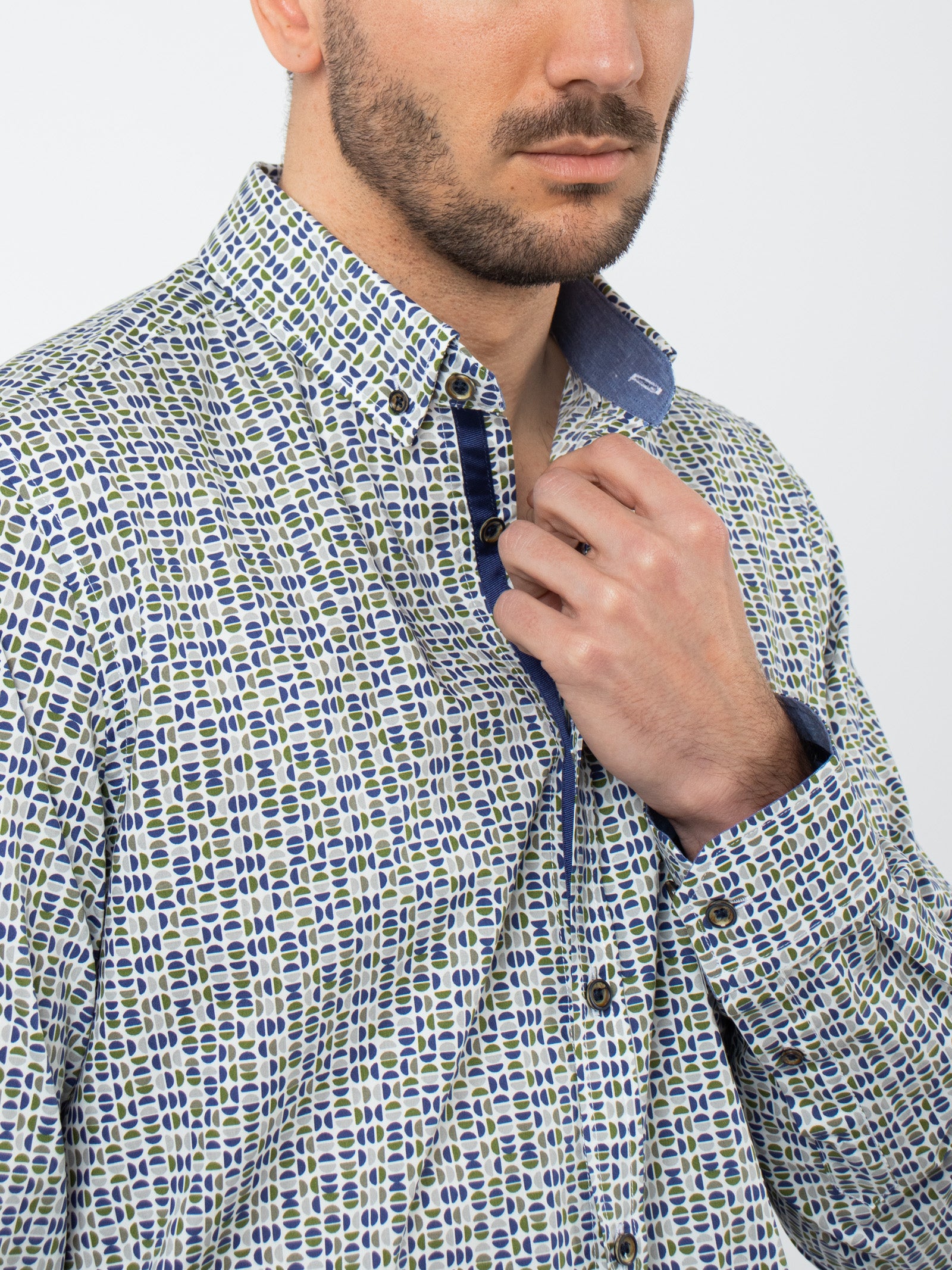 Regular fit printed shirt with contrast details