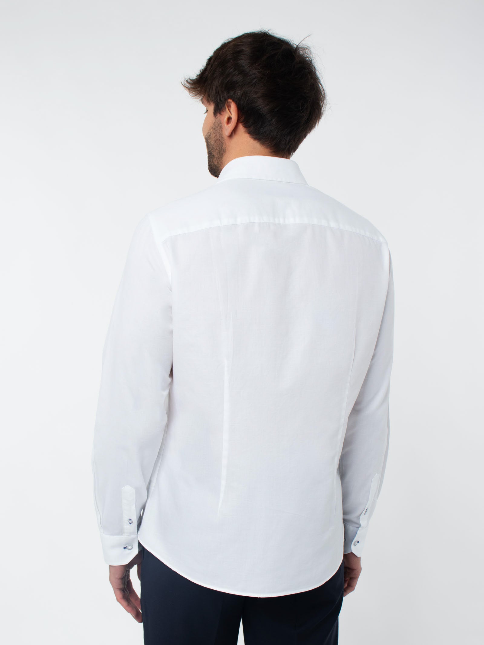 Slim fit shirt with contrast details