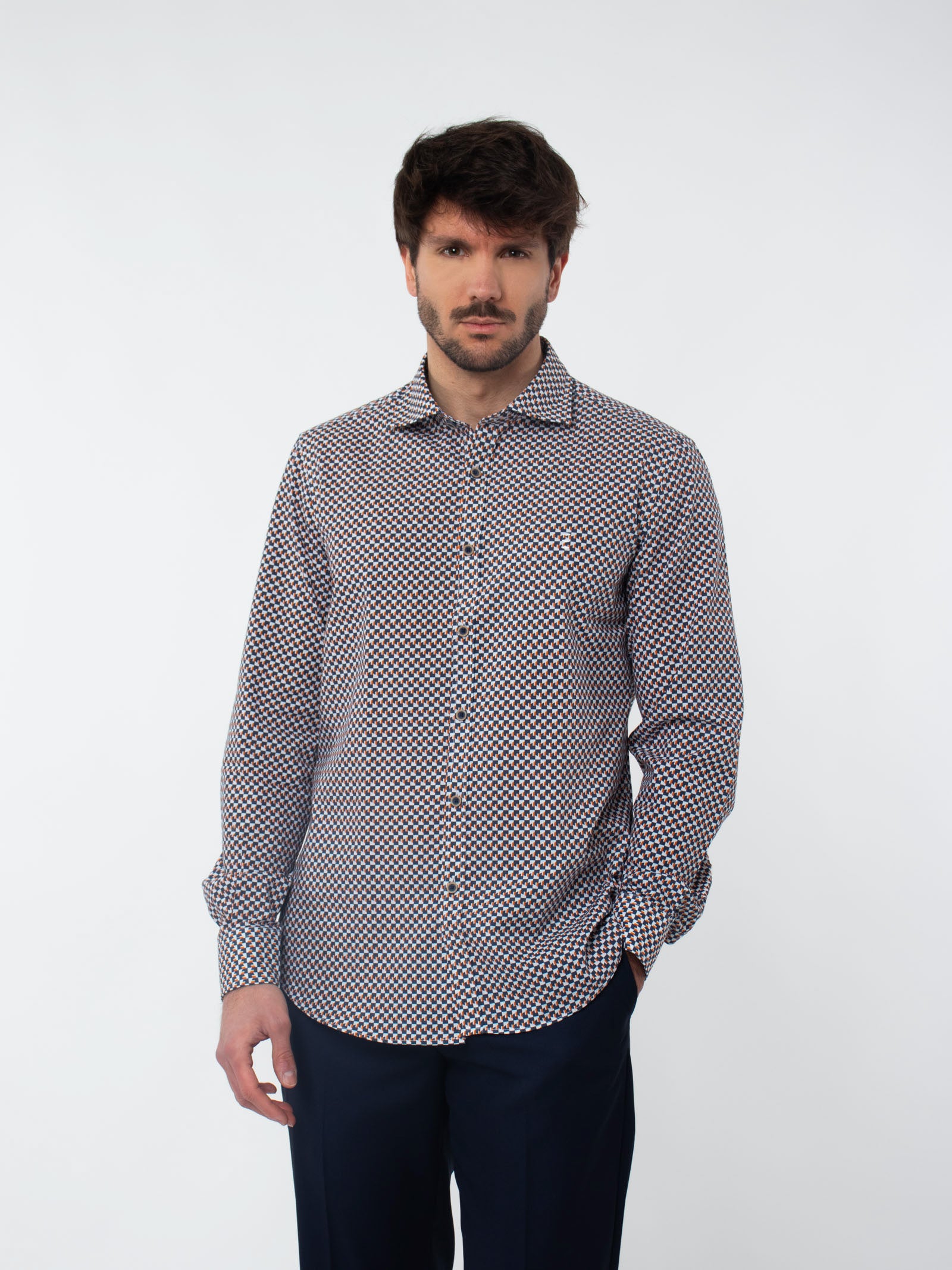 Slim fit shirt with geometric print