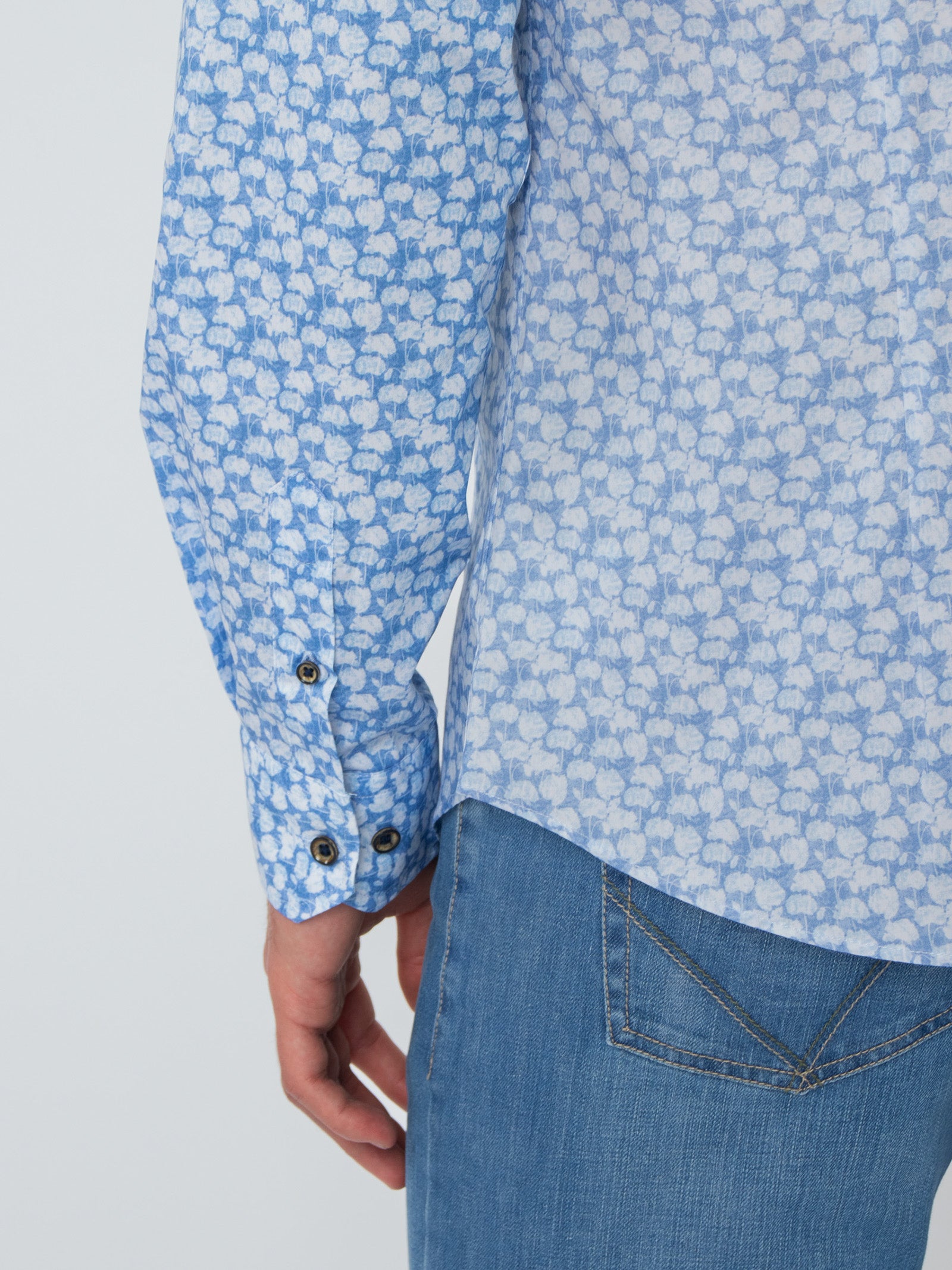 Floral printed slim fit shirt