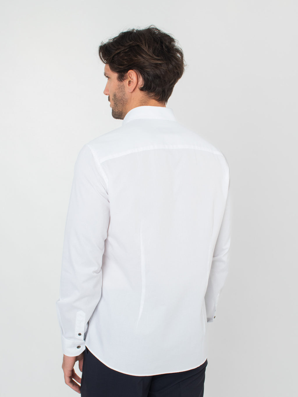 Slim fit shirt with contrast details