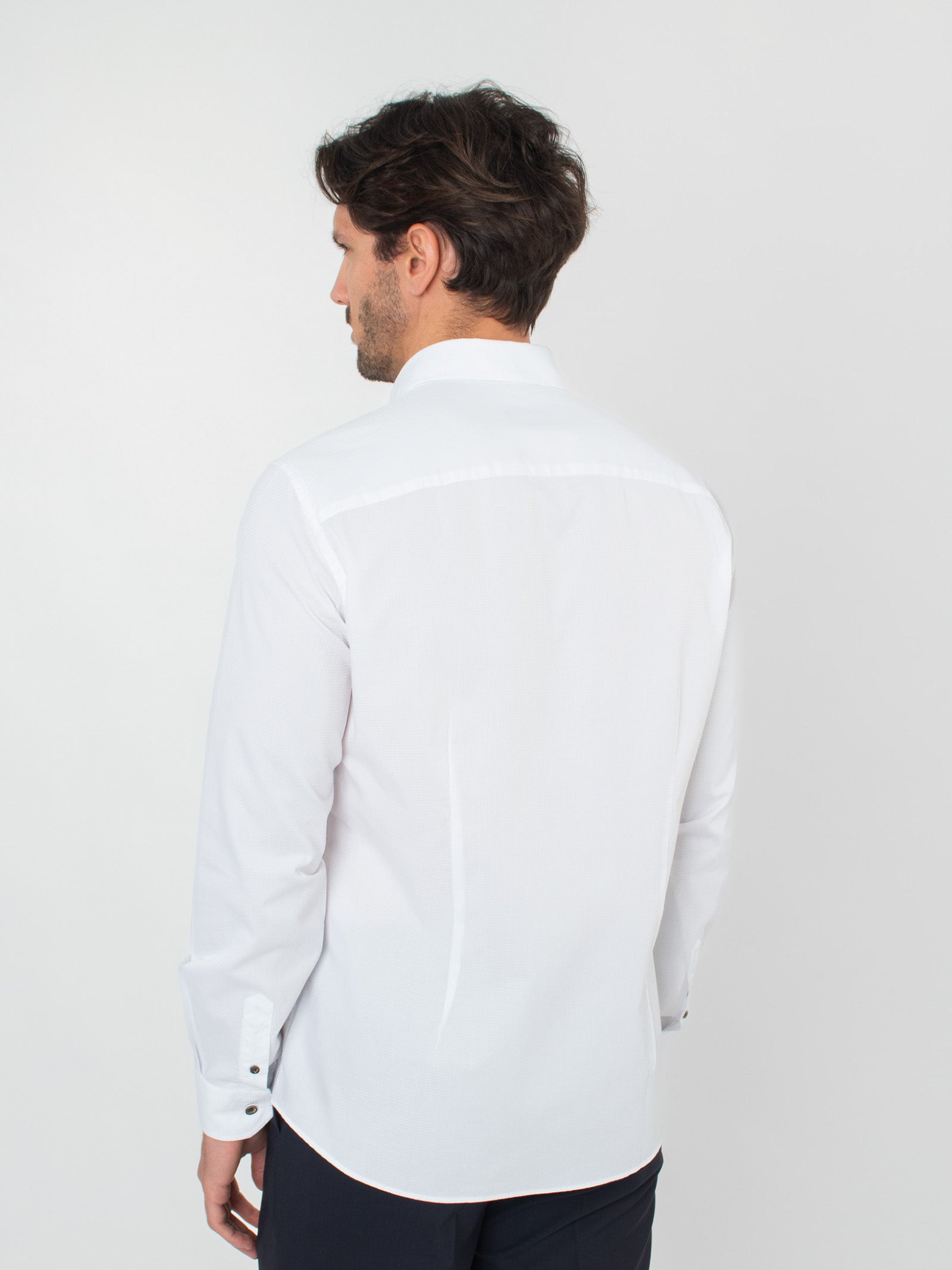 Slim fit shirt with contrast details