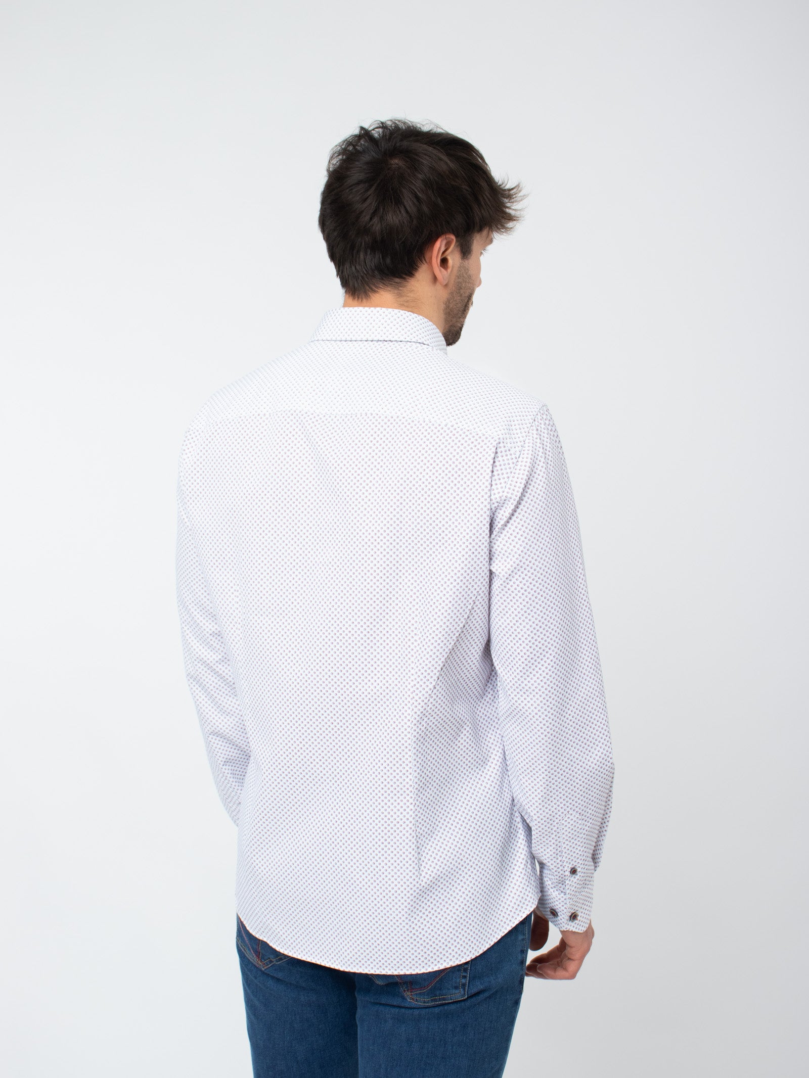 Slim fit shirt with contrast details