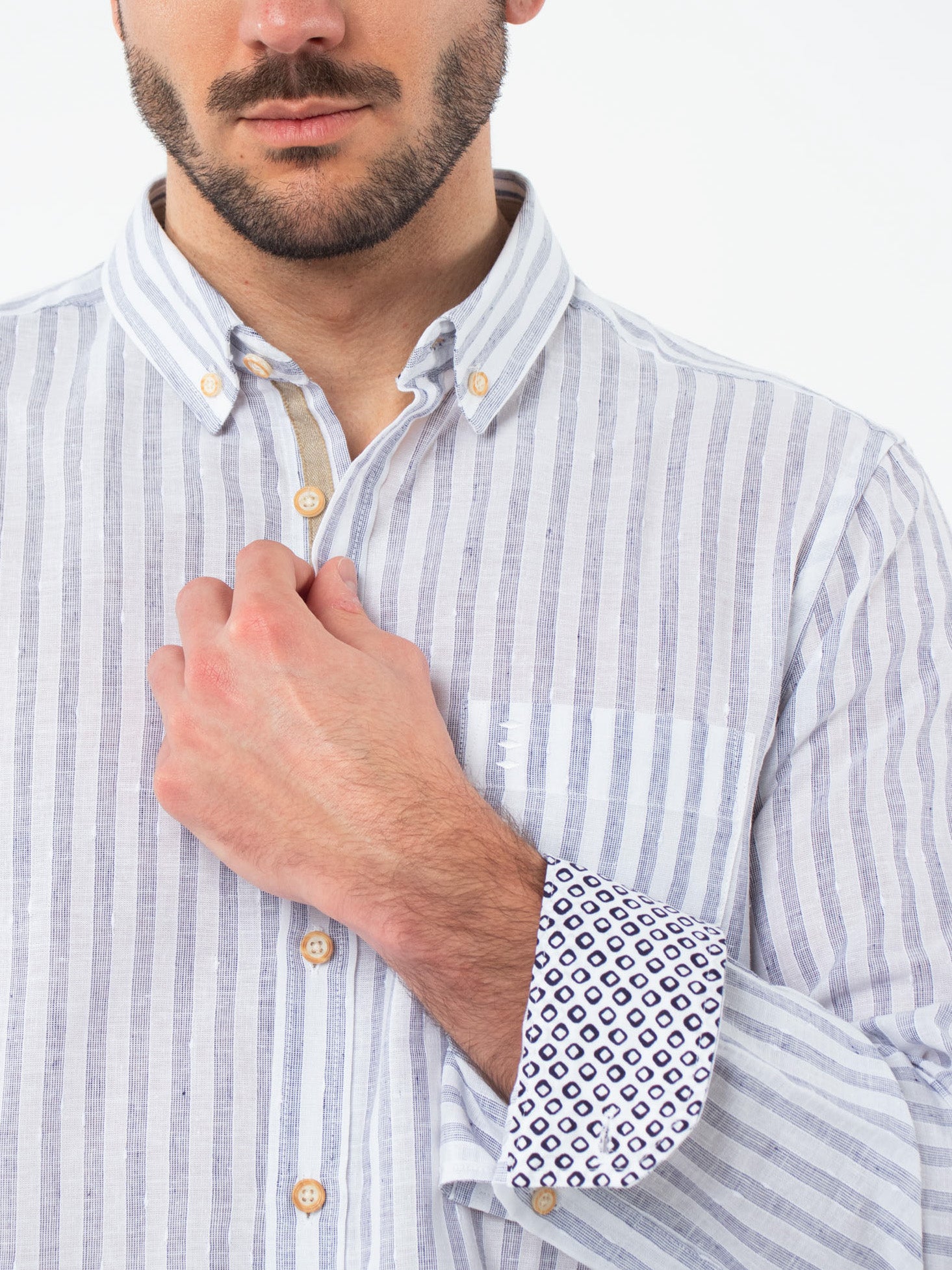 Slim fit stripes shirt with contrast details