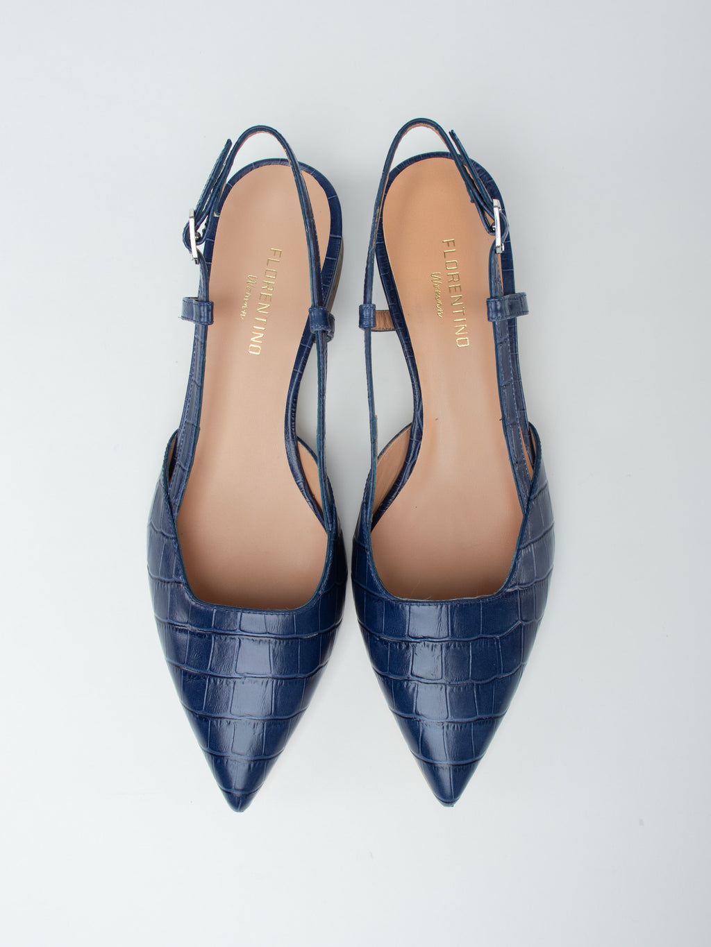 Wide-heeled shoes