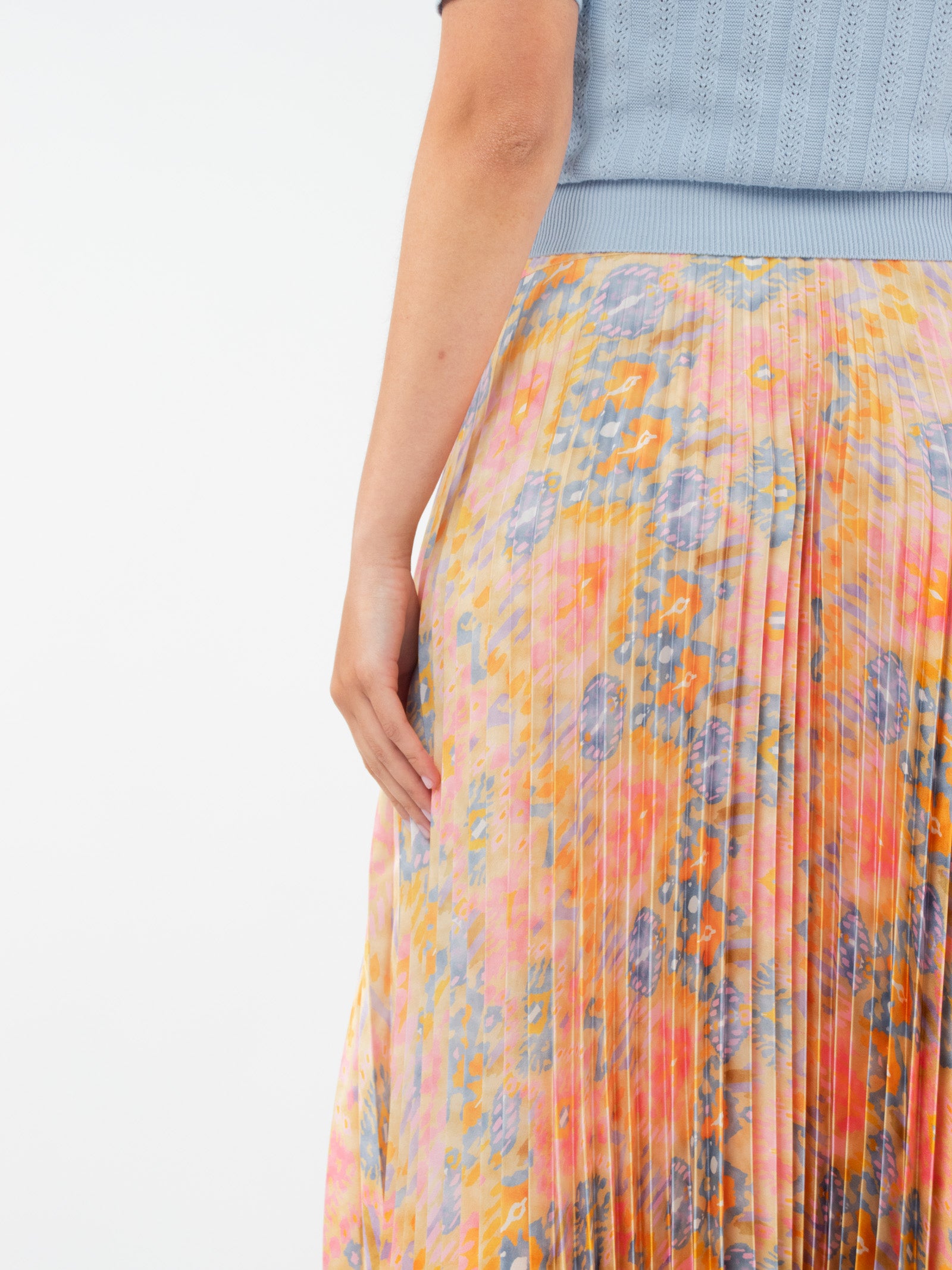 Printed pleated midi skirt