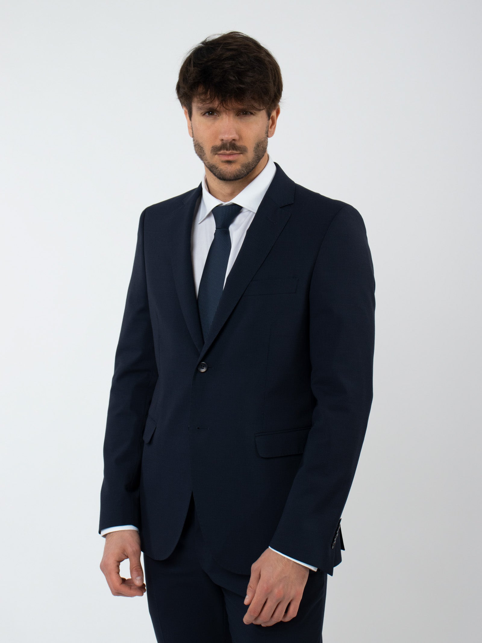 Slim fit false plain wool suit